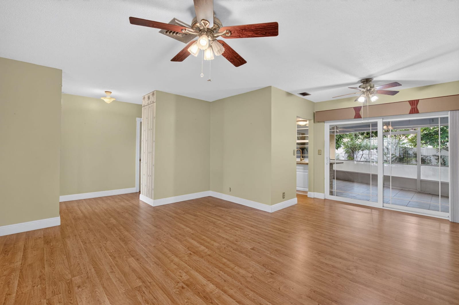 1011 SW 7TH Street — photo 3