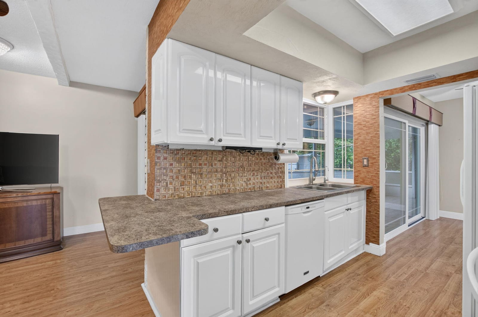 1011 SW 7TH Street — photo 4