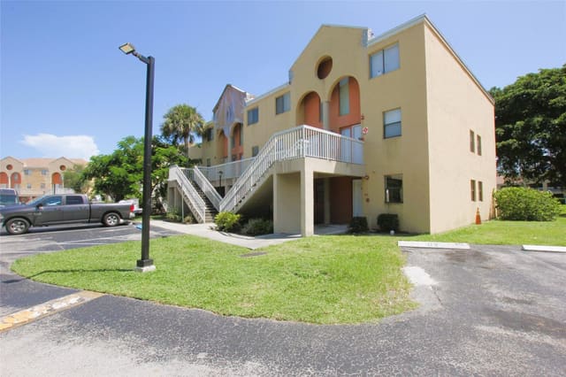 5200 NW 31st Avenue 98, Fort Lauderdale, FL 33309