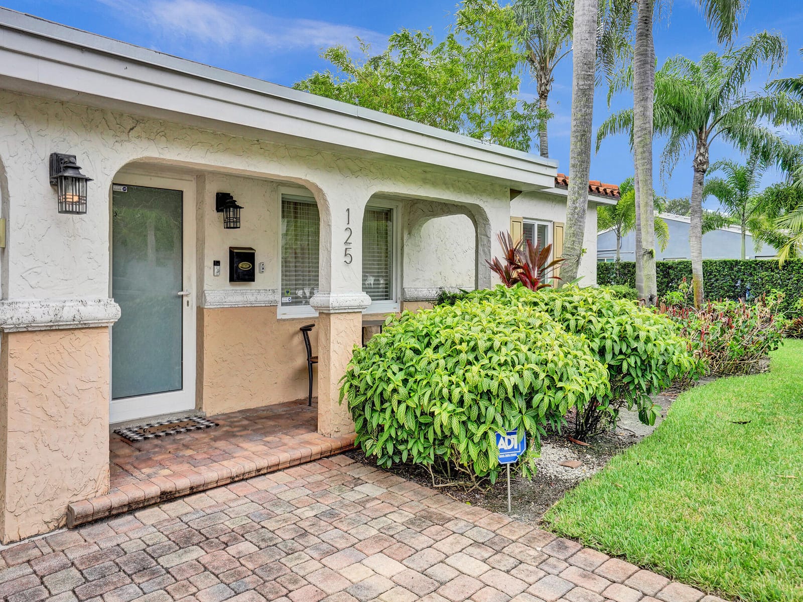 125 NE 21ST Court, Wilton Manors, FL 33305 photo 3