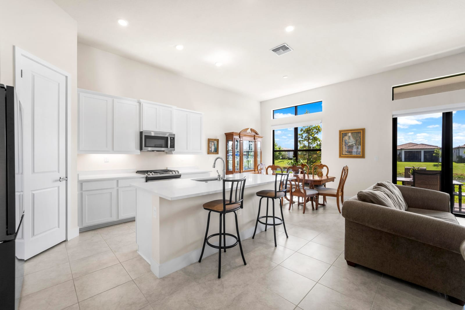 8098 LIBERTY Way — photo 8