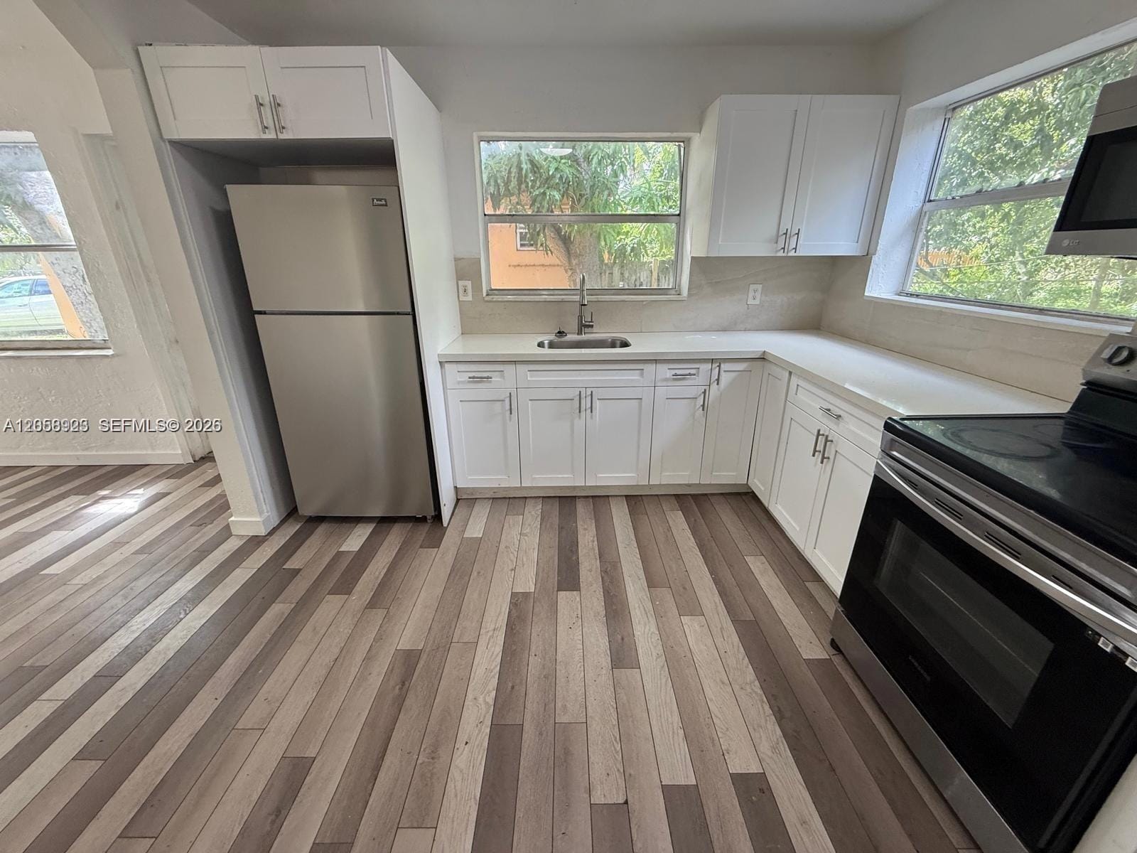 2813 Dewey Street 1 — photo 3