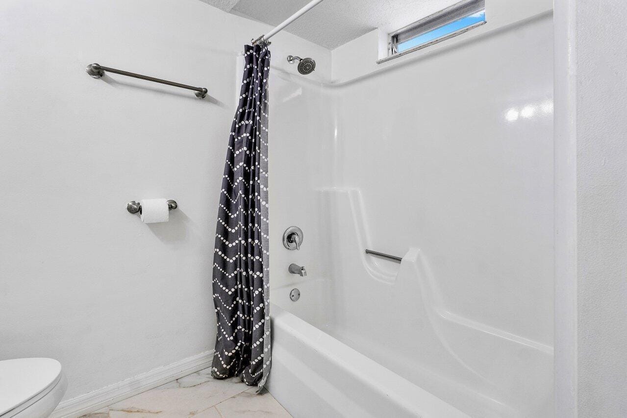 2615 NE 1ST Court 407, Boynton Beach, FL 33435 photo 16