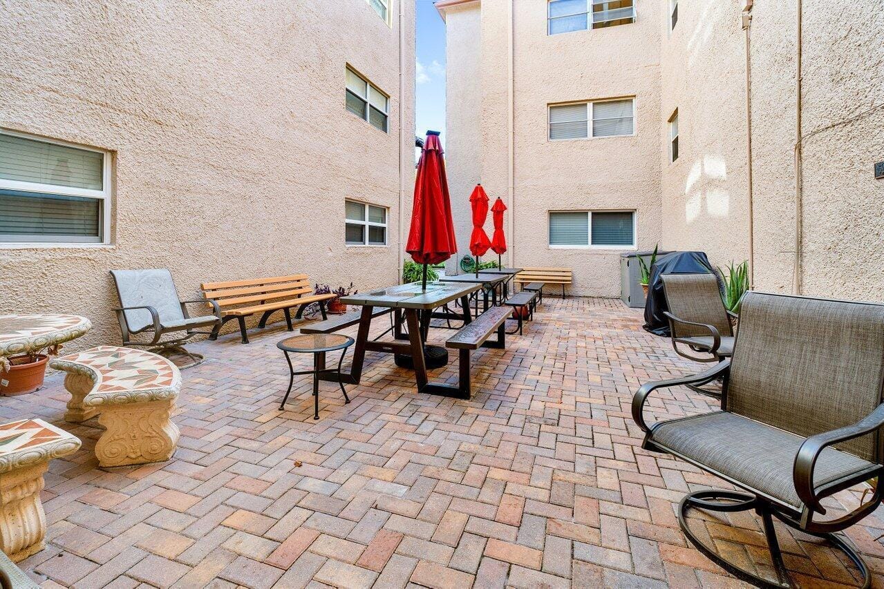2615 NE 1ST Court 407, Boynton Beach, FL 33435 photo 18