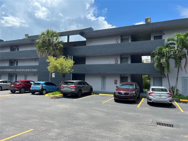 8841 W Flagler Street 202, Miami, FL 33174