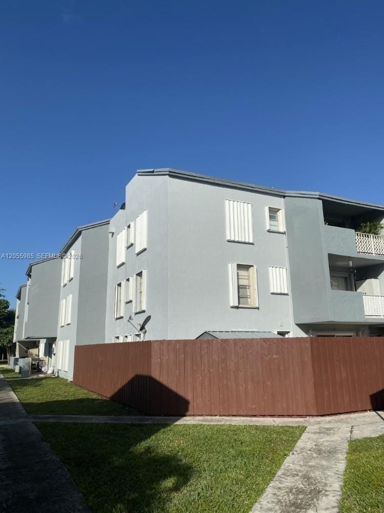 1725 W 60th Street F202 — photo 3