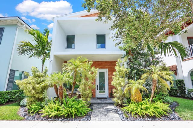 1201 Faulkner Terrace, sold in Alton Neighborhood 1, Palm Beach Gardens, FL