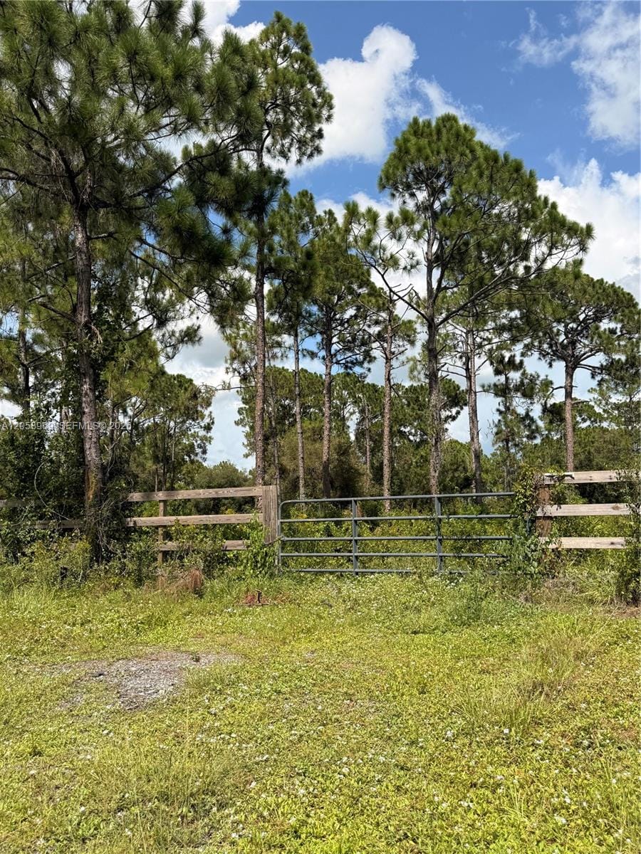 365 N Zambria Street, Clewiston, FL 33440 photo 3