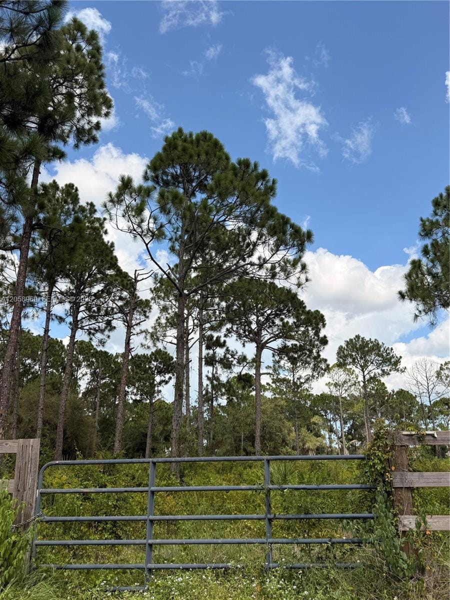 365 N Zambria Street, Clewiston, FL 33440 photo 4