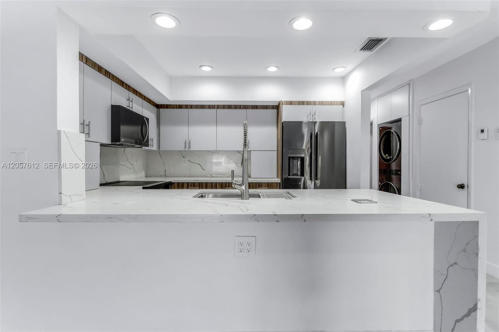8350 Dundee Terrace, Miami Lakes, FL 33016 photo 17