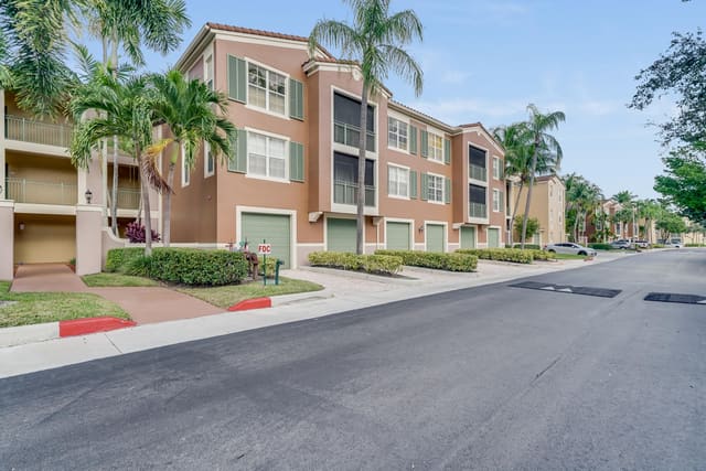 11780 St Andrews Place 205, Wellington, FL 33414