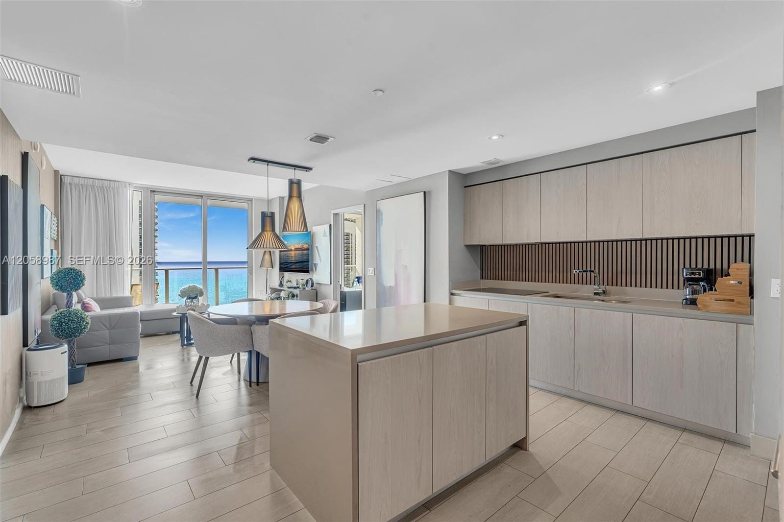 4010 S Ocean Drive R3305