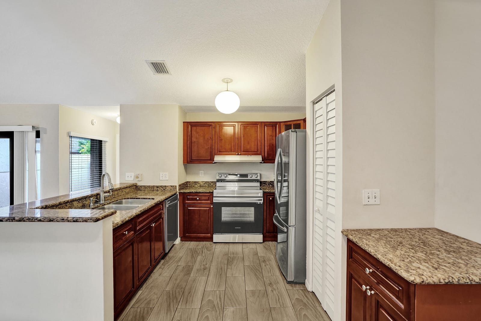3066 S Oakland Forest Drive 902, Oakland Park, FL 33309 photo 18
