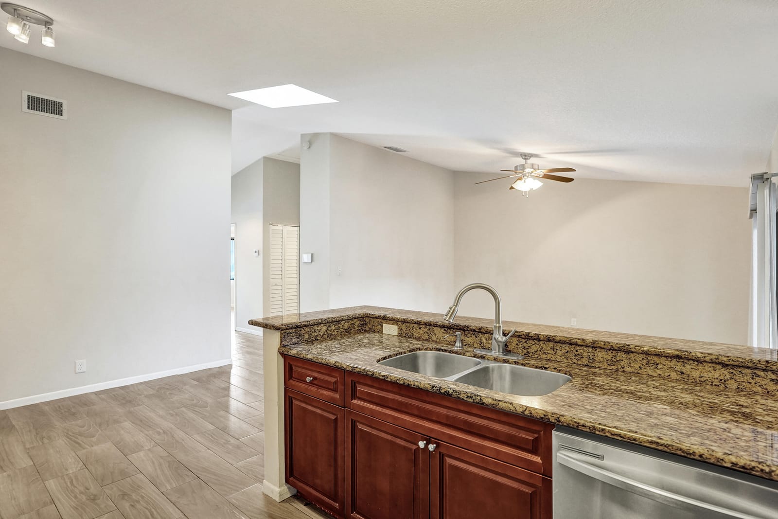 3066 S Oakland Forest Drive 902, Oakland Park, FL 33309 photo 19