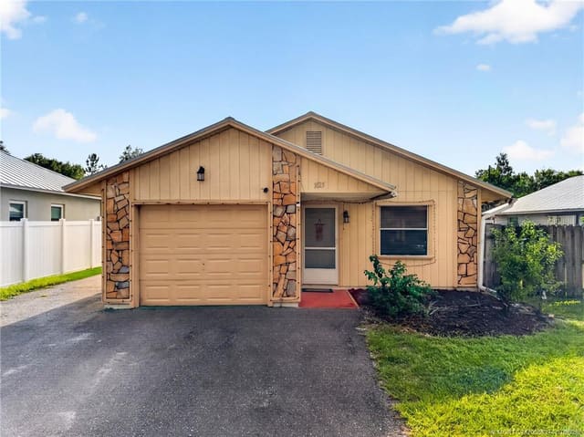 1625 22nd Avenue SW, Oslo Park, Vero Beach, FL
