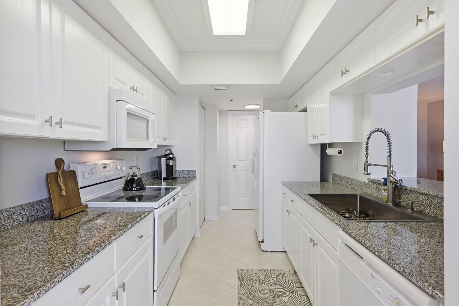 2880 NE 14th Street Causeway 804 — photo 11