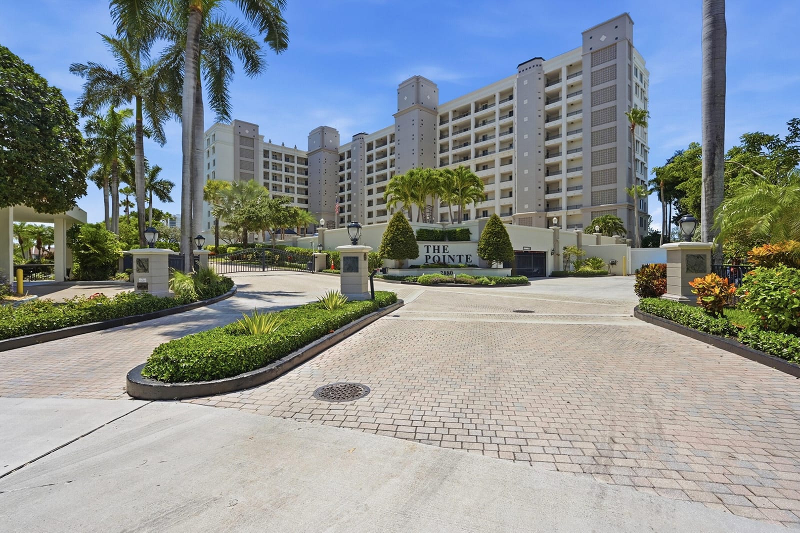 2880 NE 14th Street Causeway 804 — photo 4