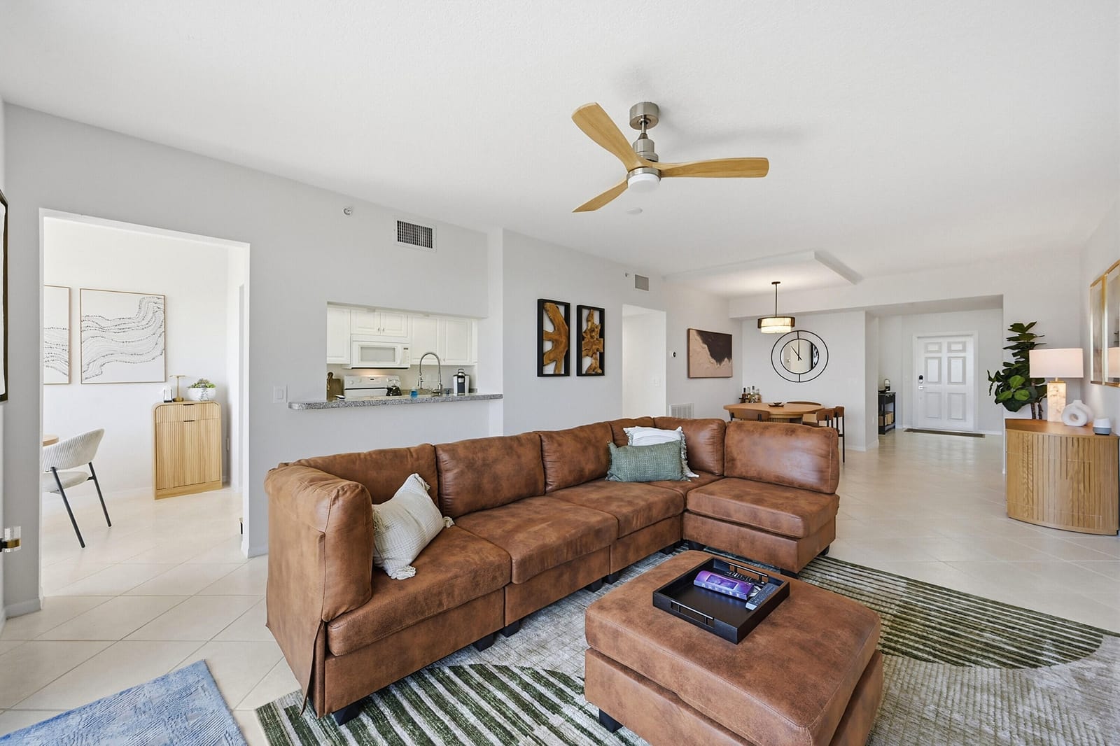 2880 NE 14th Street Causeway 804 — photo 9