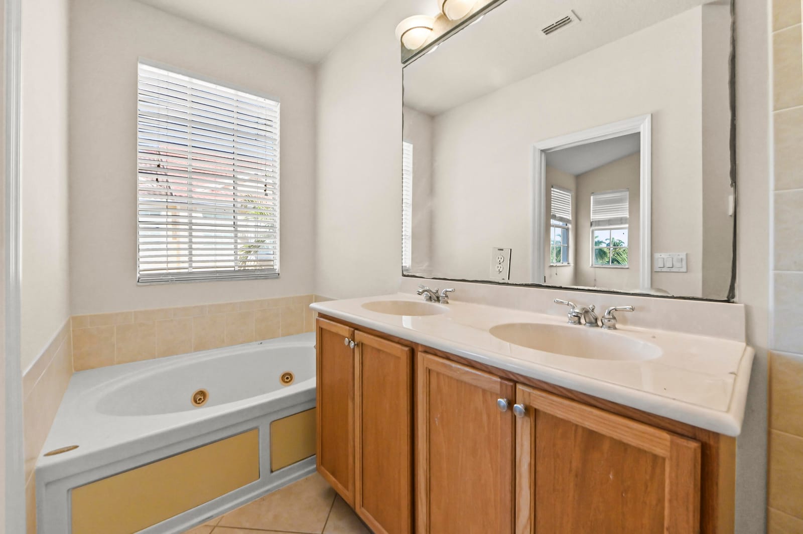 131 Harbors Way, Boynton Beach, FL 33435 photo 13