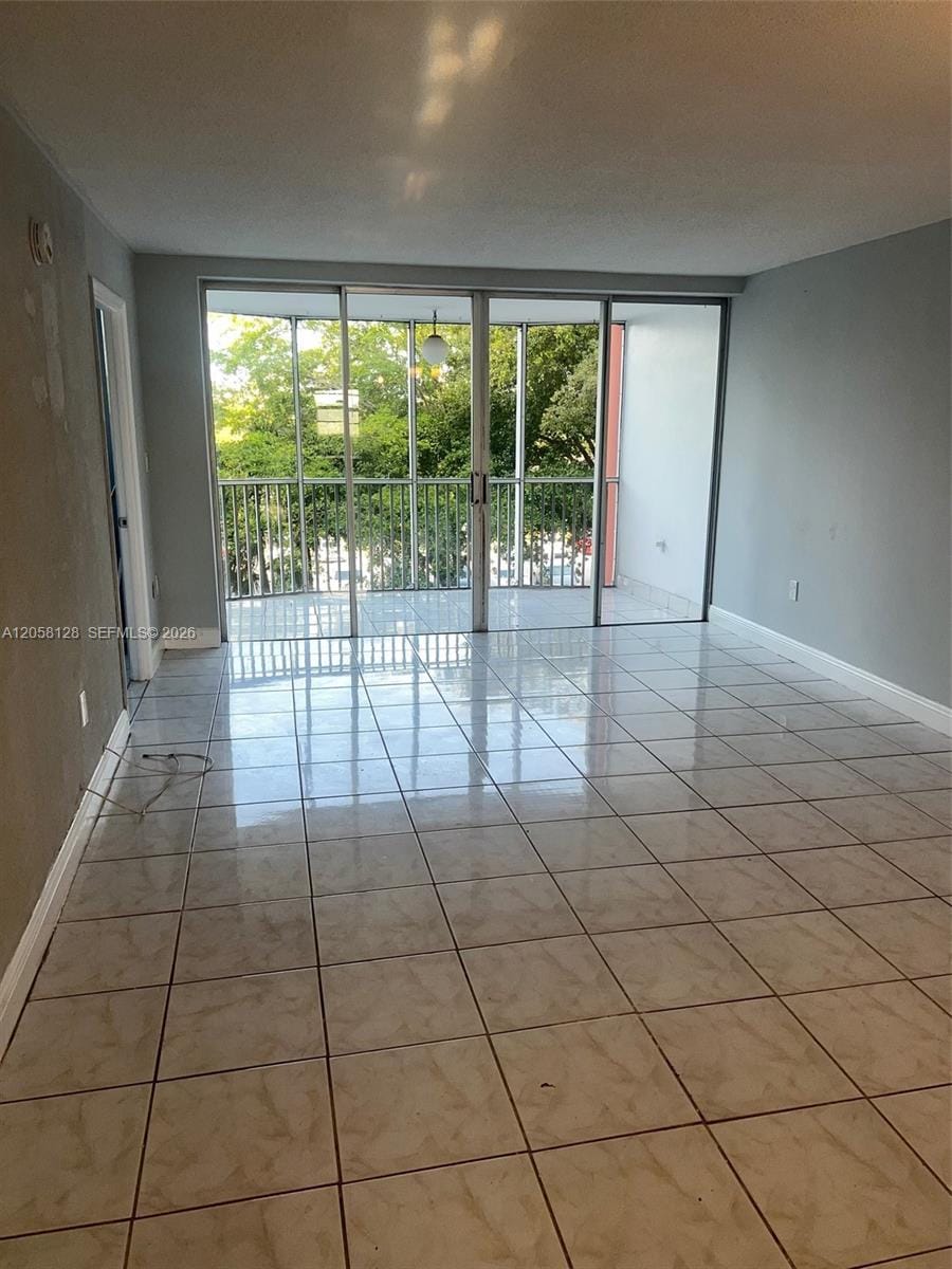 1780 NE 191st Street 410-2 — photo 4