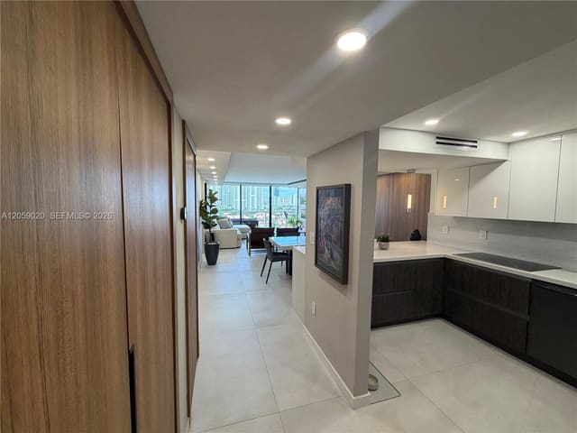3701 N Country Club Drive 1209, Flamenco Condo Tower, Aventura, FL