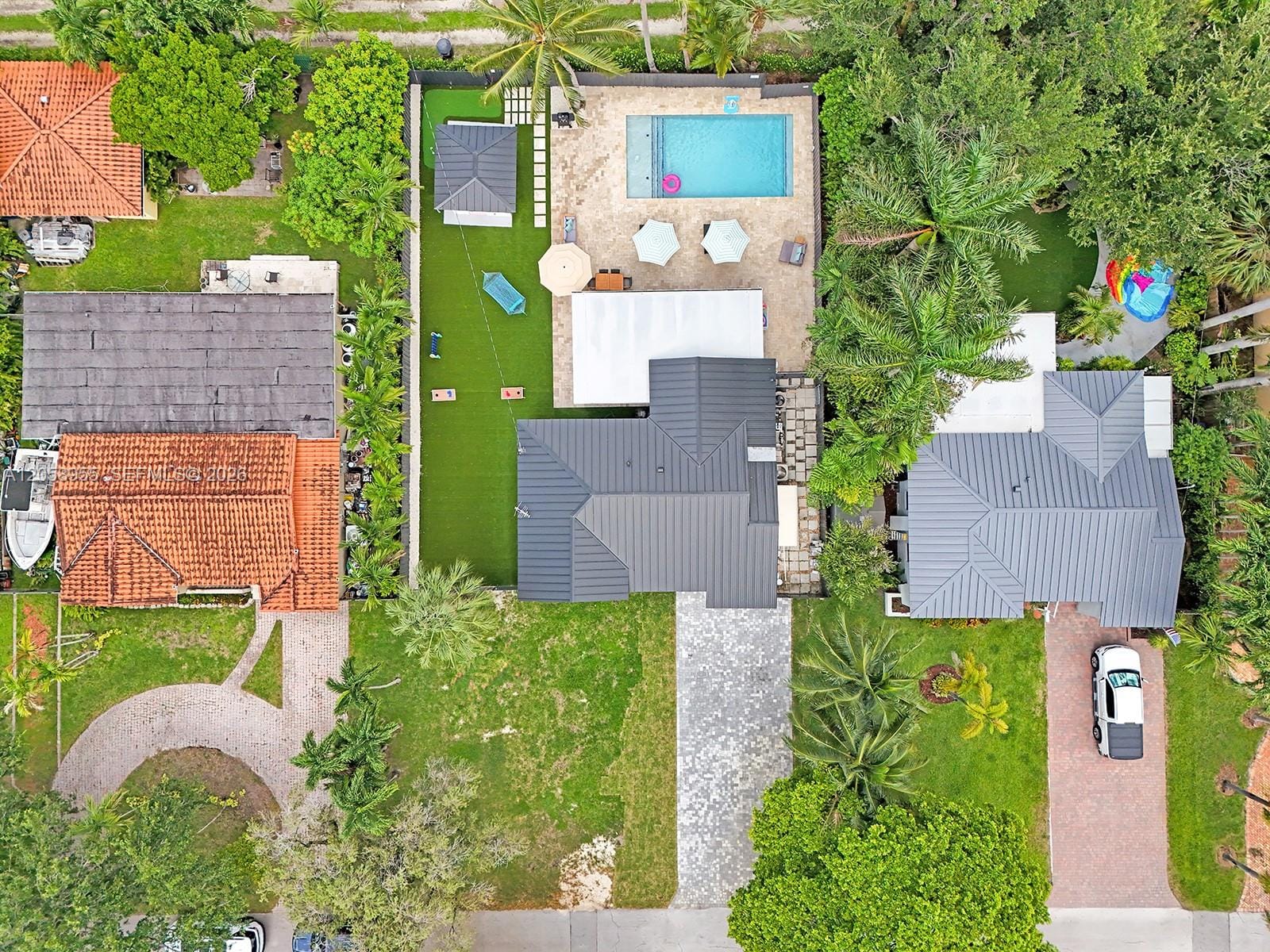 430 Forrest Drive, Miami Springs, FL 33166 photo 2