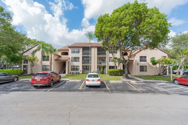 4541 W McNab Road 17, sold in Palm Aire Gardens Condo, Pompano Beach, FL
