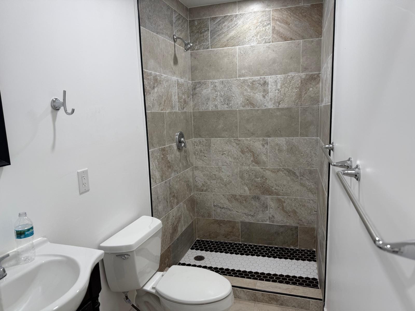 16393 E LANCASHIRE Drive E — photo 11