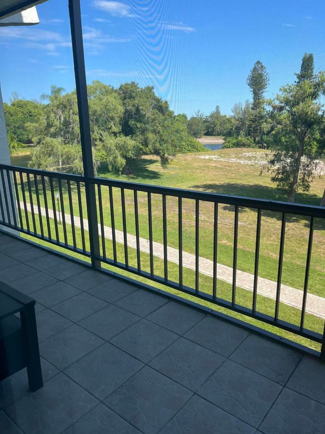 6020 NW 44TH Street 308, Lauderhill, FL 33319