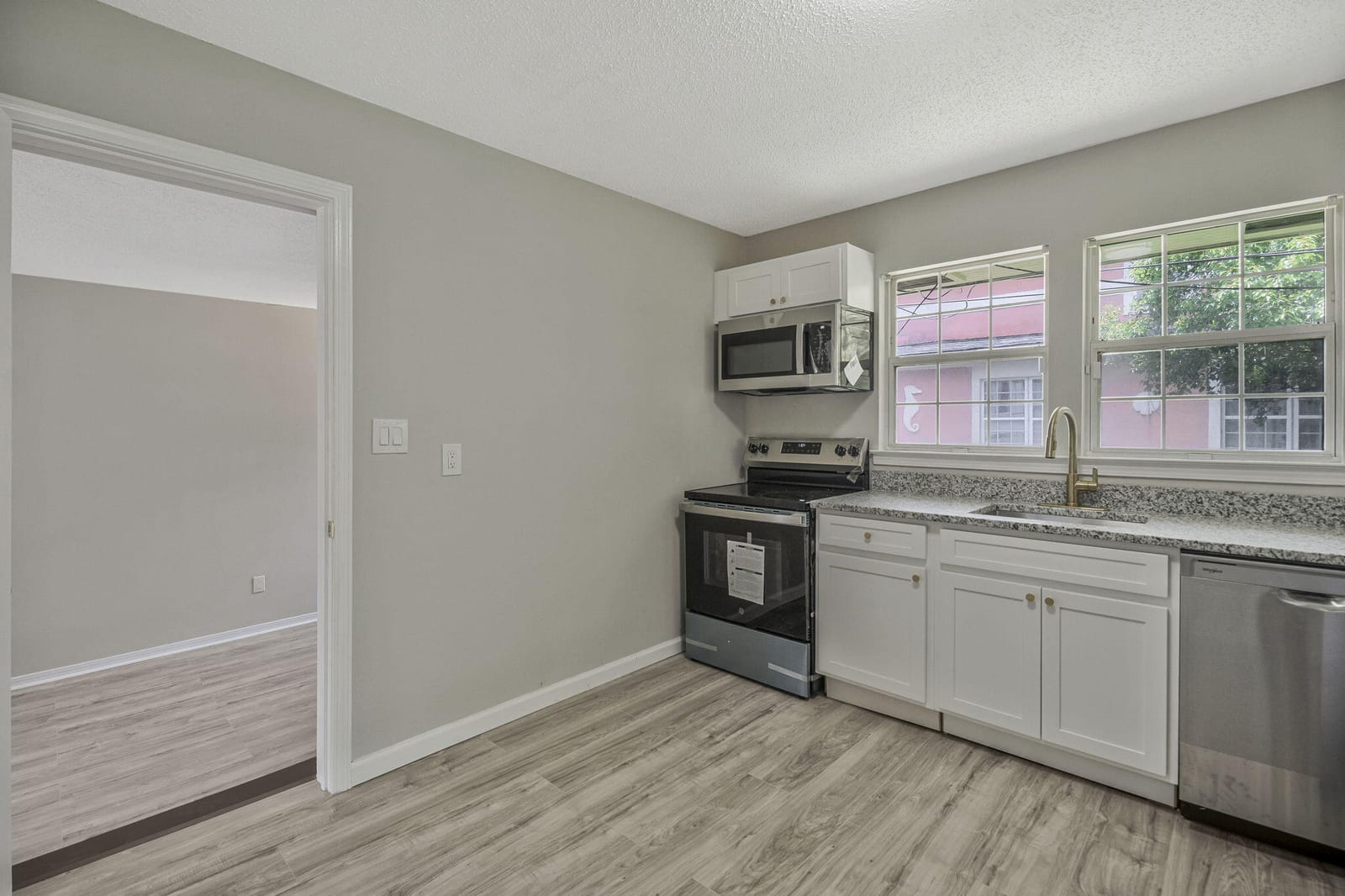 3031 W Jackson Street — photo 4