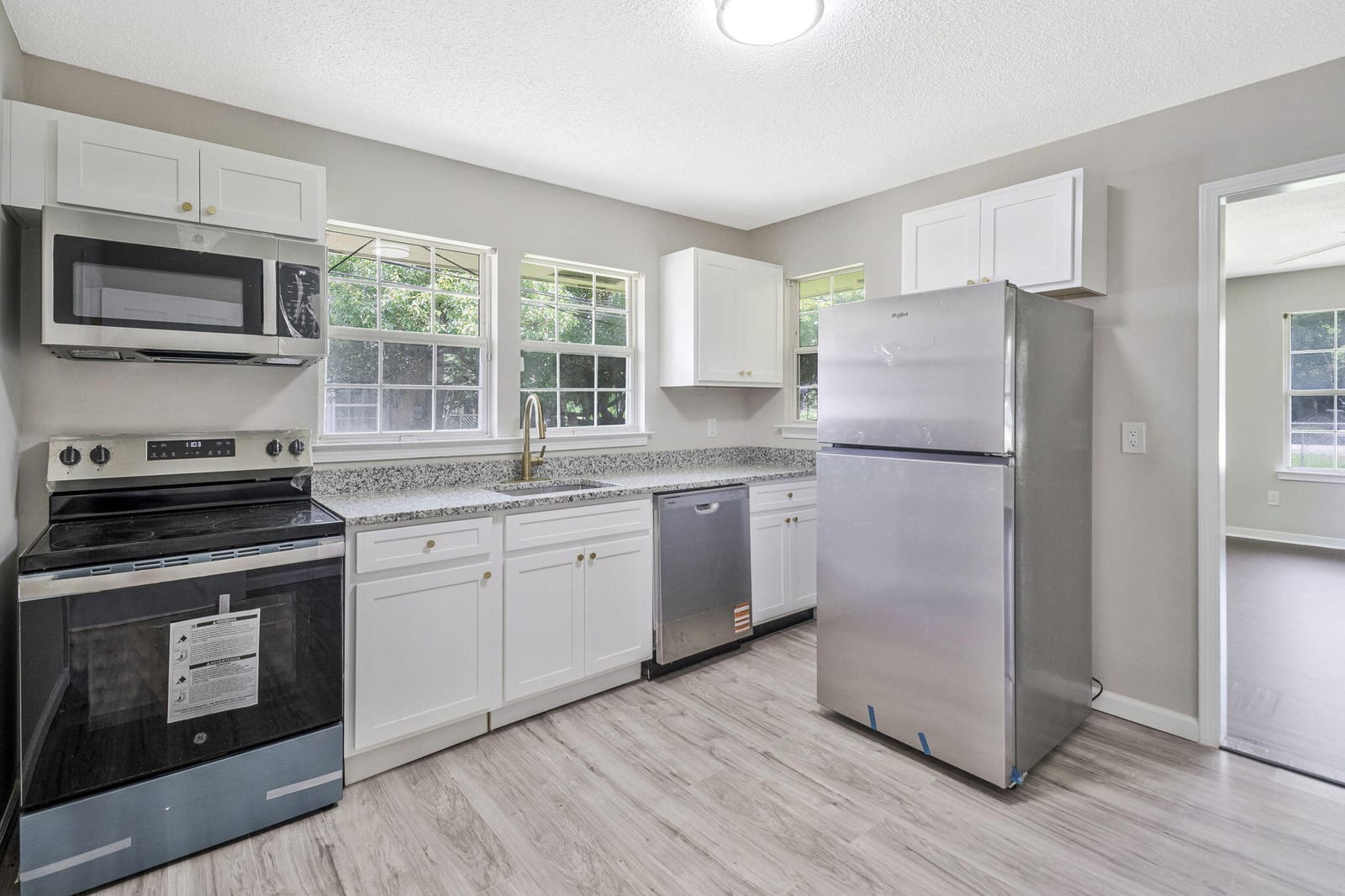 3031 W Jackson Street — photo 5