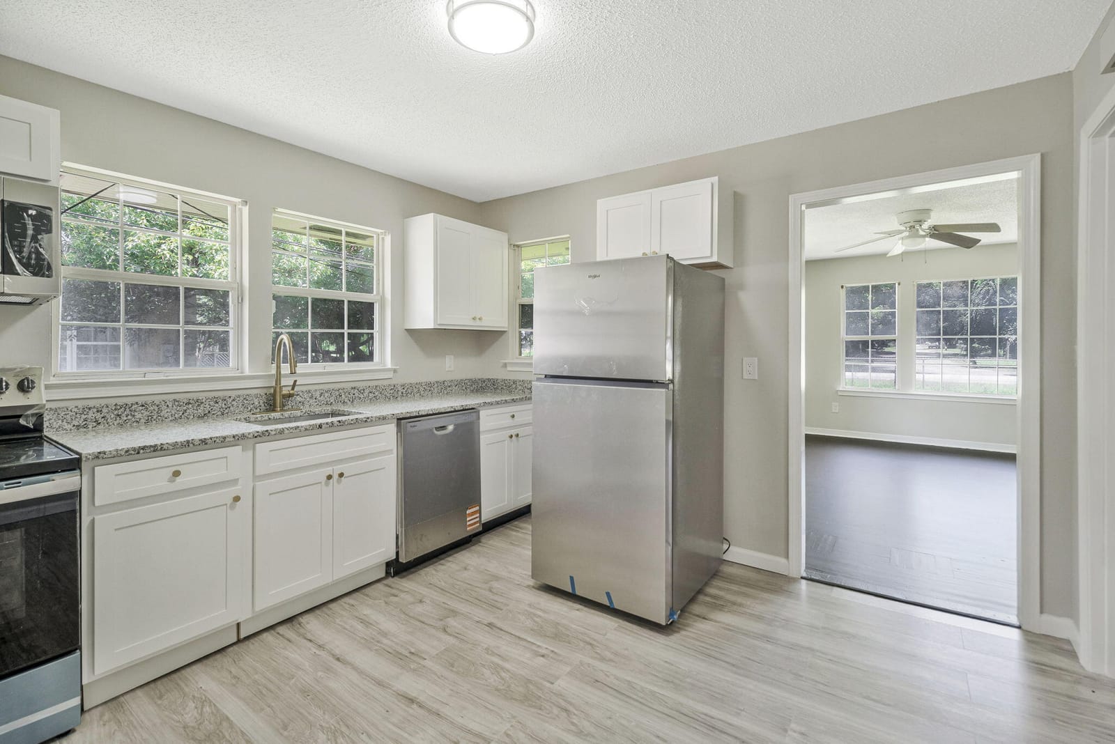 3031 W Jackson Street — photo 8