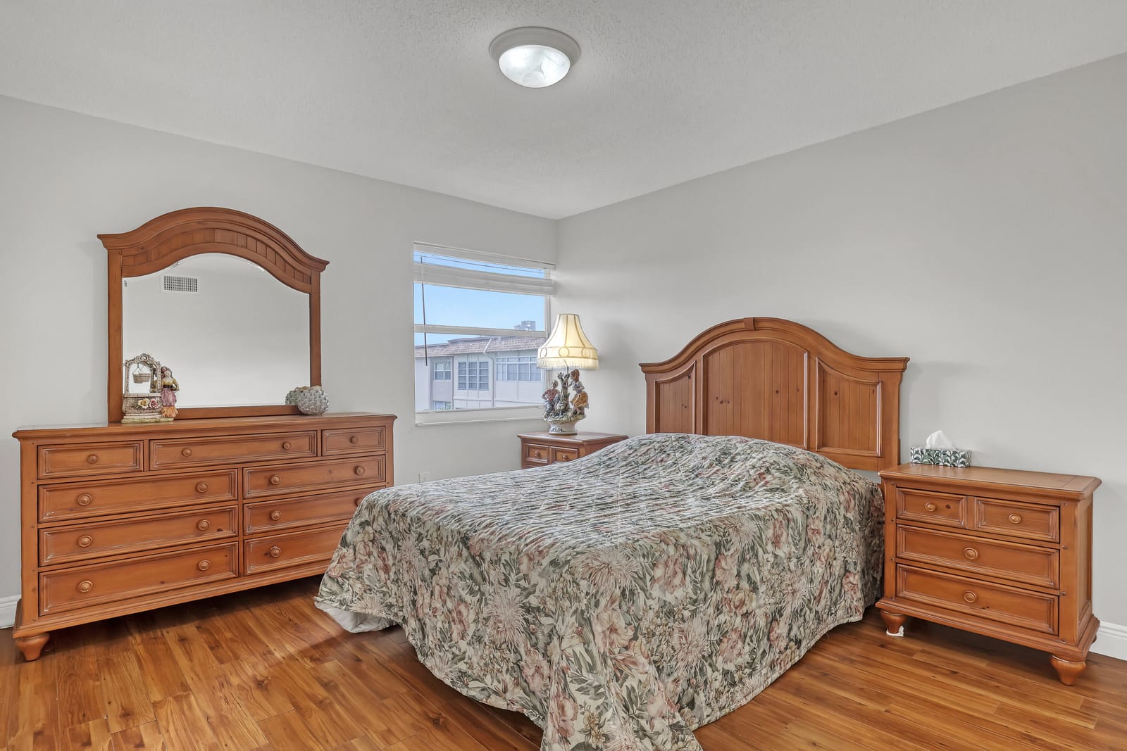 504 Davis Road 96 — photo 7