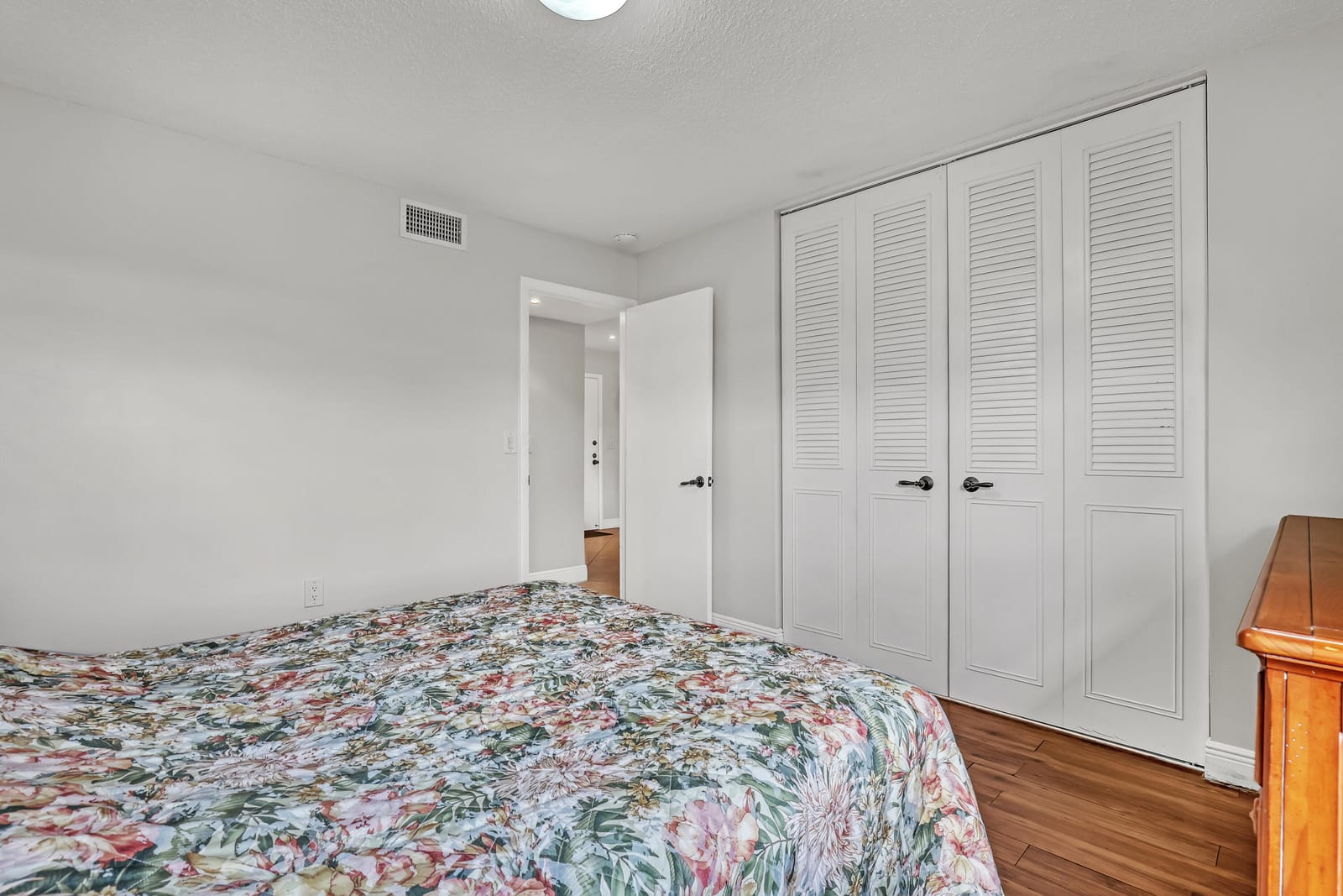 504 Davis Road 96 — photo 8