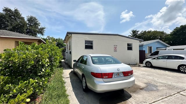2220 Charleston Street 2, Hollywood, FL 33020
