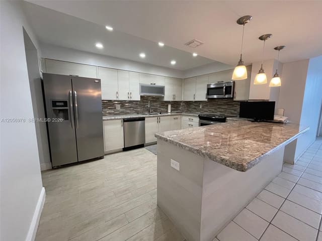 5825 Collins Avenue 7B, Miami Beach, FL 33140