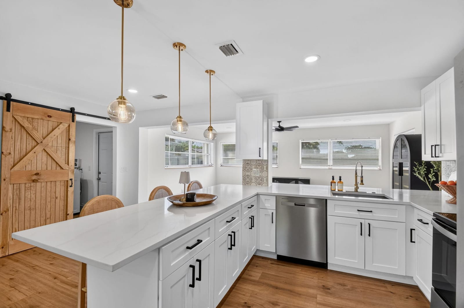 432 W Shadyside Circle, West Palm Beach, FL 33415 photo 9