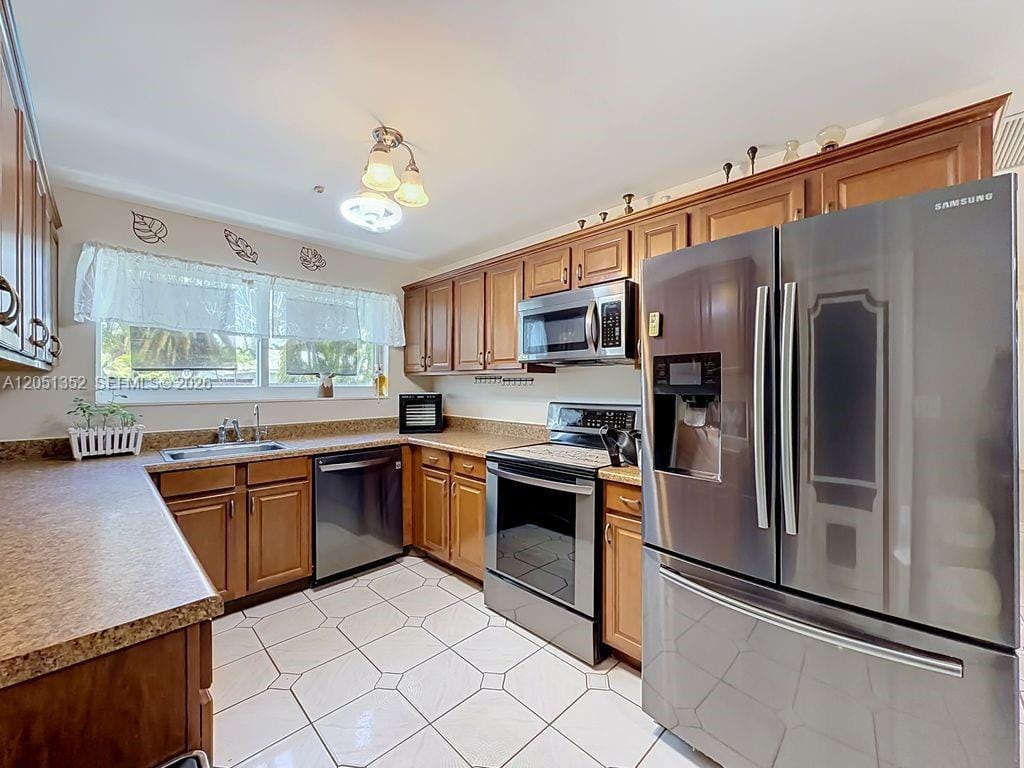 4201 NW 73rd Avenue, Lauderhill, FL 33319 photo 4