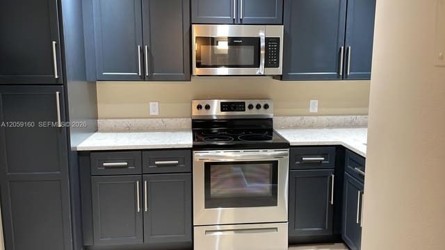 120 Royal Park Drive 2D, Oakland Park, FL 33309