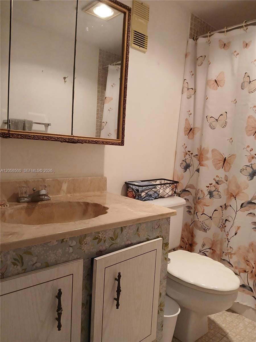 1100 Saint Charles Place 712 — photo 8