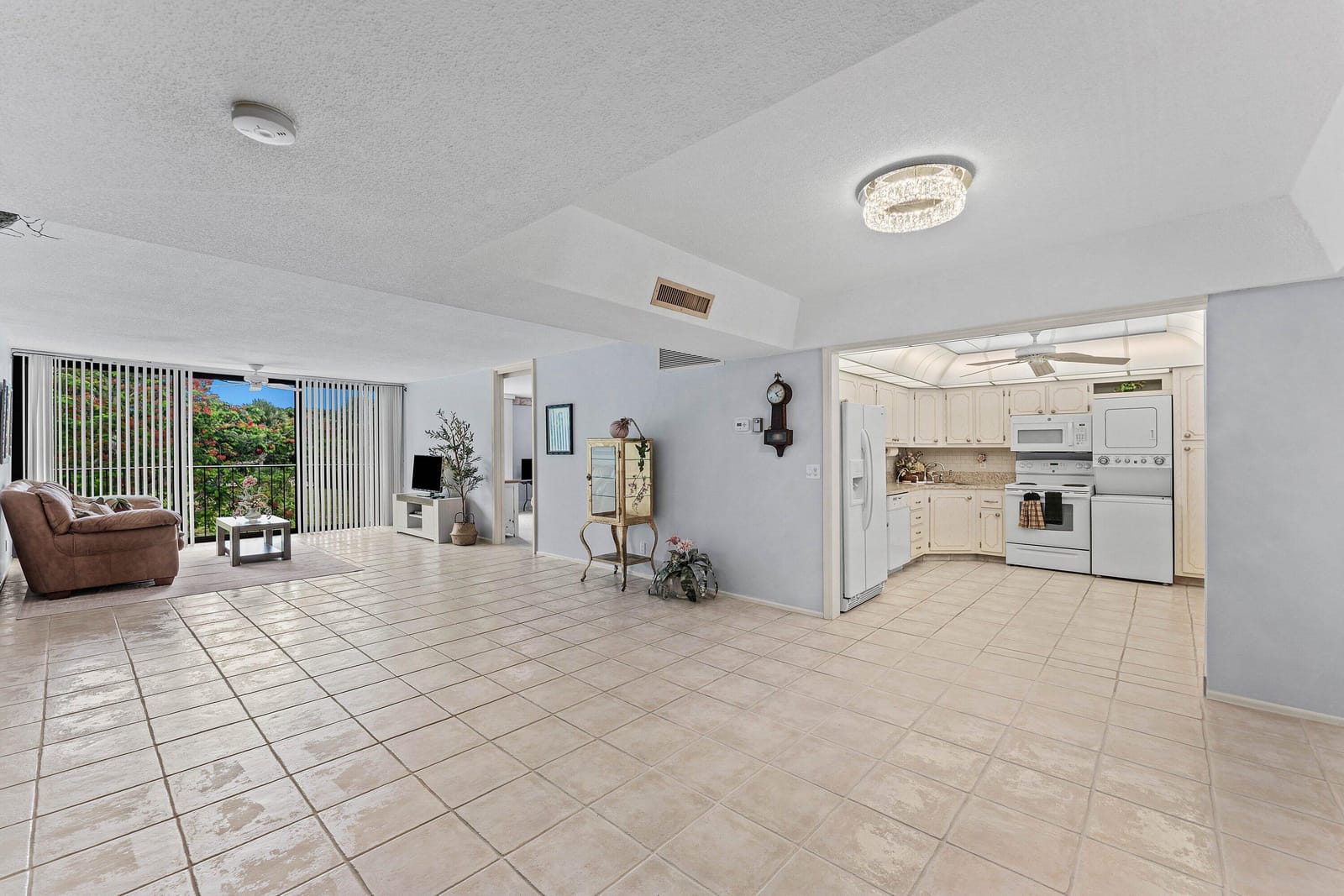 501 SW 11th Place 412 — photo 3