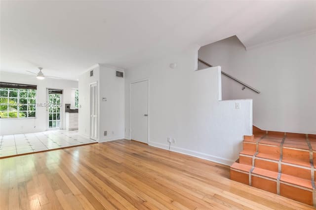 21 Madeira Avenue 18, Coral Gables, FL 33134