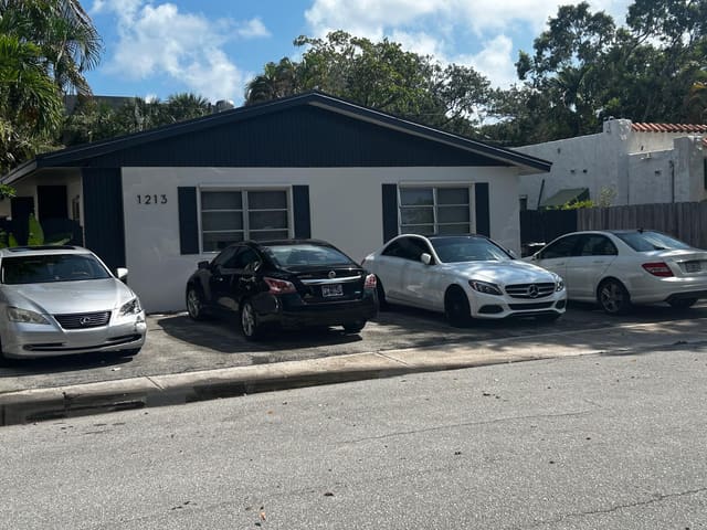 1213 SE 1ST Street 4, Fort Lauderdale, FL 33301