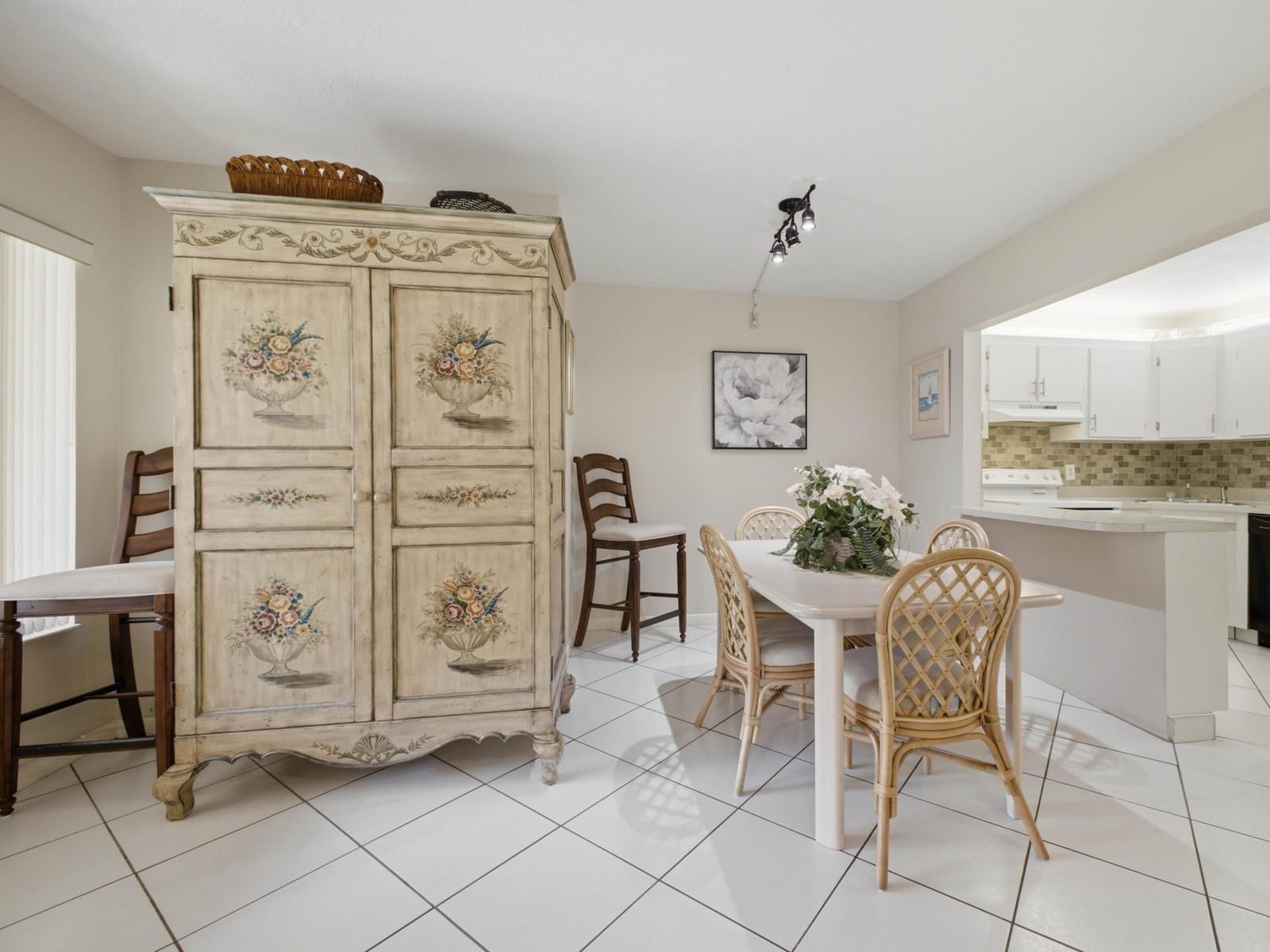 407 PINE GLEN Lane B-1, Greenacres, FL 33463 photo 8