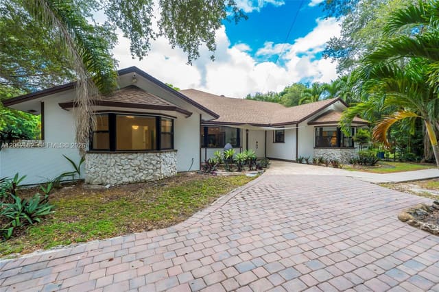 18180 SW 66th Street, Southwest Ranches, FL 33331