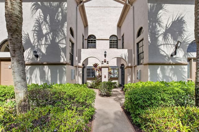 5187 Europa Drive F, Boynton Beach, FL 33437