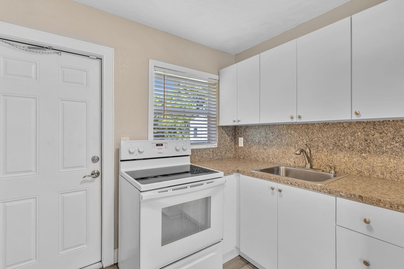 5026 SW 21st Street SW, West Park, FL 33023 photo 17