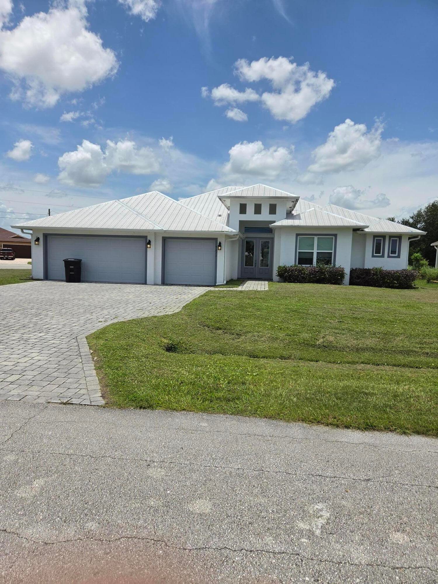 5231 NW Iredell Street — photo 3