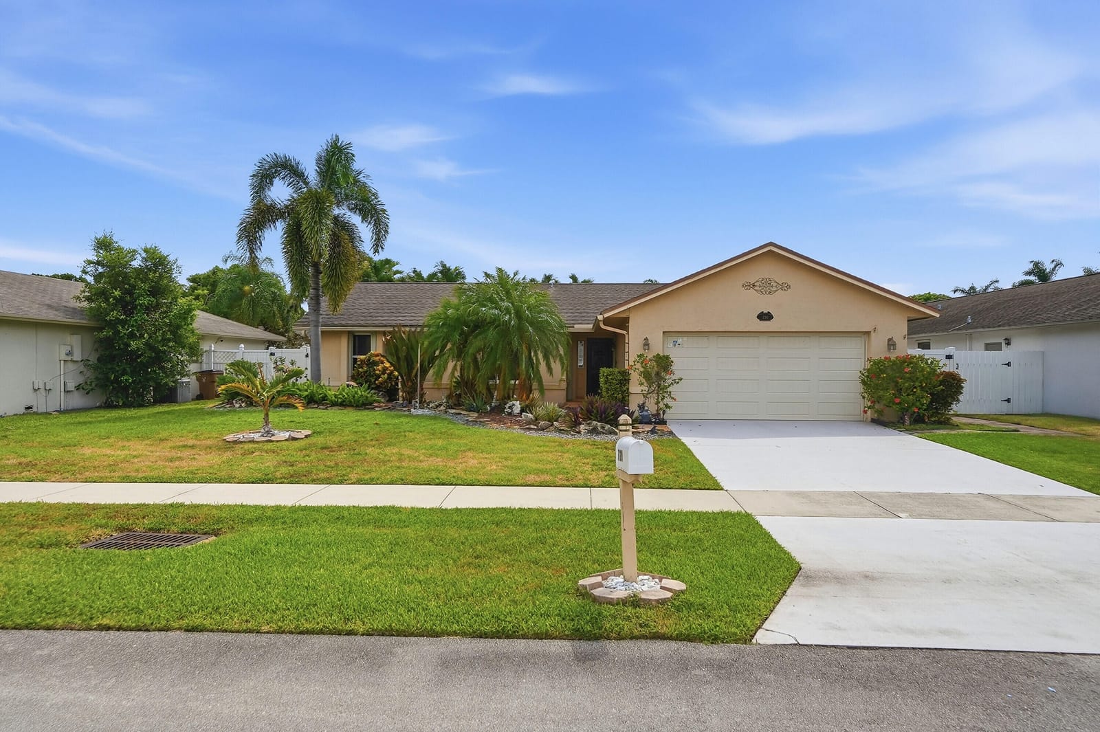 720 NW 42nd Way — photo 1
