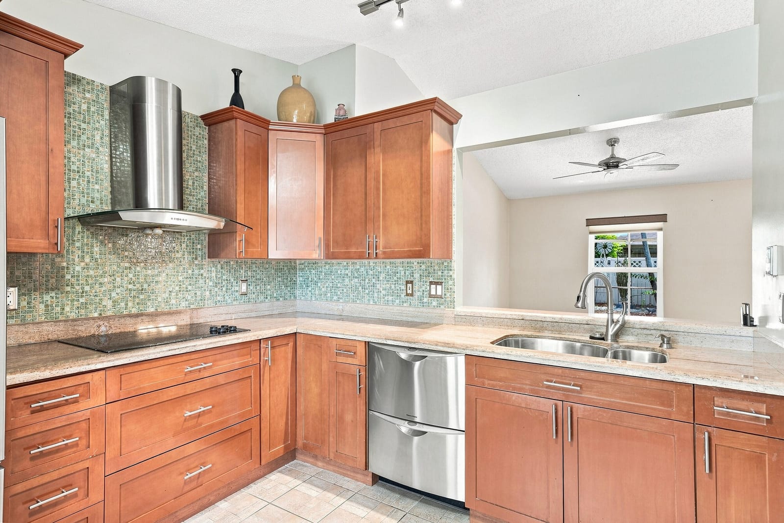 720 NW 42nd Way — photo 8